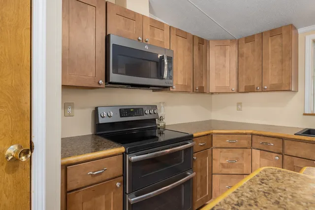 $315,000 | 45 Oak Drive, North Hampton, NH 03862