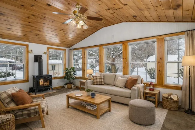 $315,000 | 45 Oak Drive, North Hampton, NH 03862