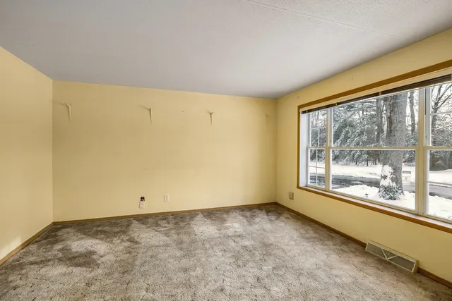 $315,000 | 45 Oak Drive, North Hampton, NH 03862