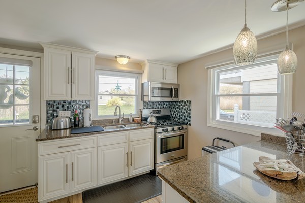 36 Reservation Road Fairhaven, MA 02719 - Photo 5 of 19 Gallery Image 5