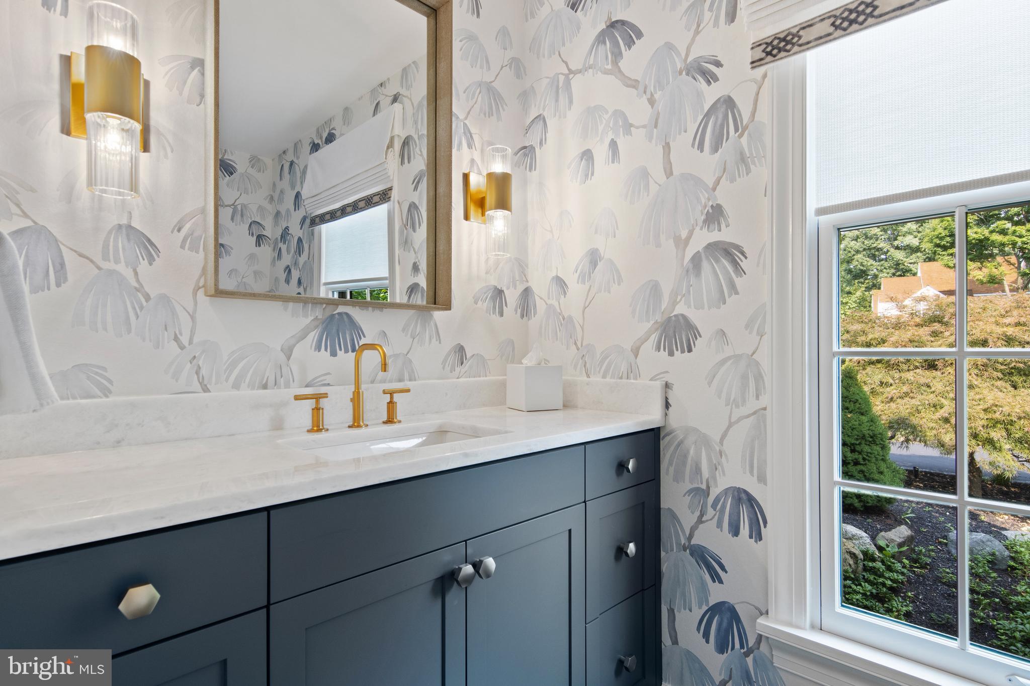 231 Ravenscliff Road Wayne, PA 19087 - Photo 19 of 71 Convenient 1st floor Powder Room