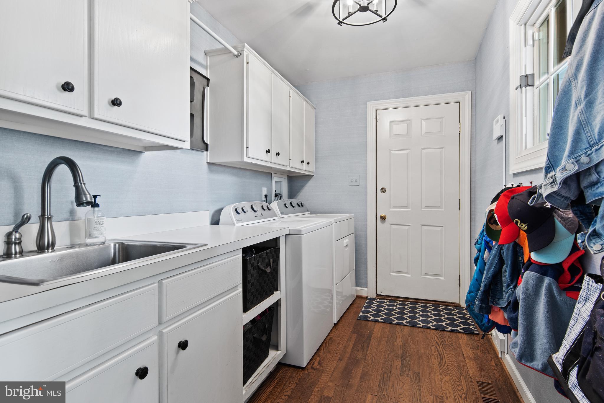 231 Ravenscliff Road Wayne, PA 19087 - Photo 40 of 71 Main floor Laundry and indoor Garage access