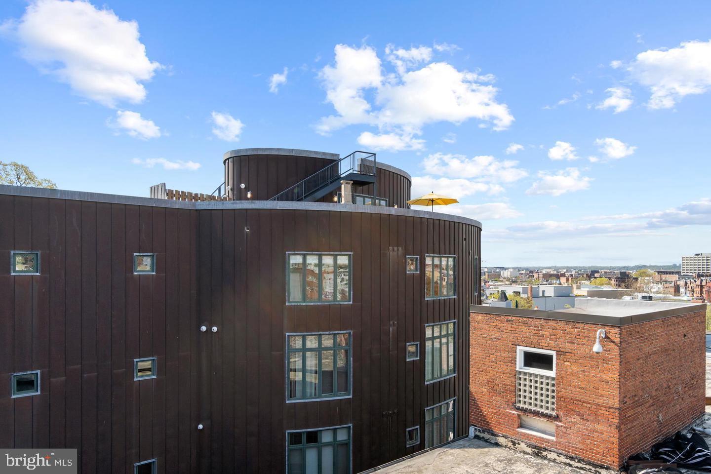 1700 Kalorama Road Northwest, Unit PH502 Washington, DC 20009 - Photo 35 of 50 a front view of a house
