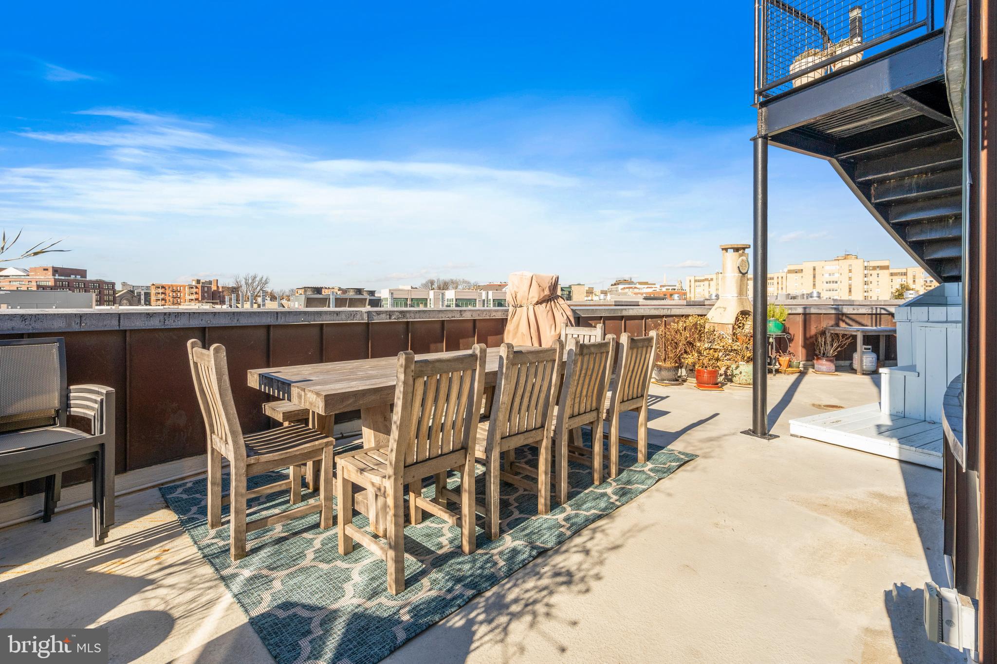 1700 Kalorama Road Northwest, Unit PH502 Washington, DC 20009 - Photo 38 of 50 a view of a balcony with city view