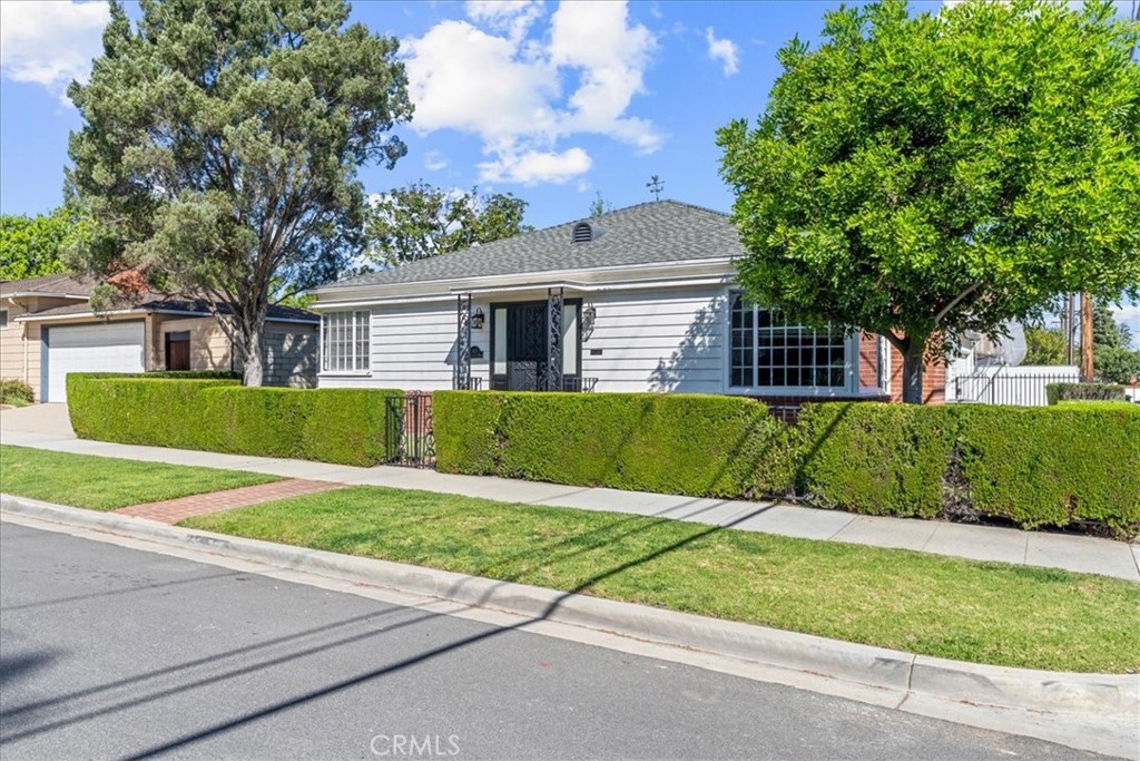 421 East Roosevelt Road Long Beach, CA 90807 - Photo 4 of 18