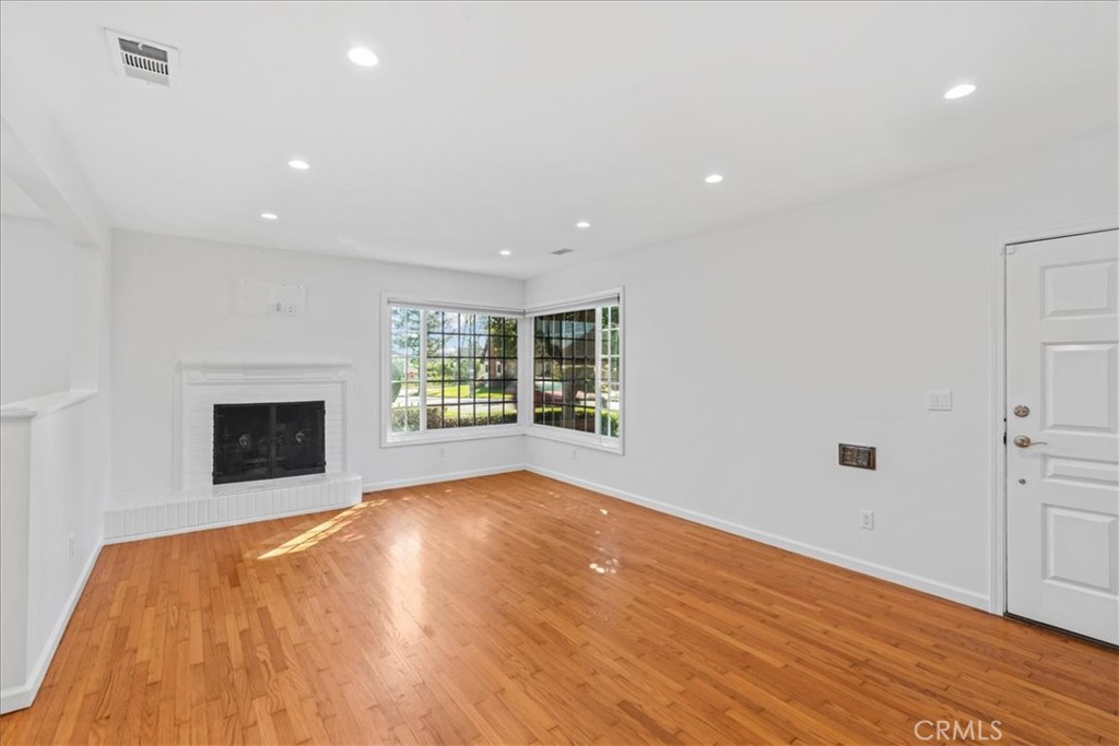 421 East Roosevelt Road Long Beach, CA 90807 - Photo 5 of 18