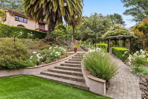 $1,900,000 | 780 Calabasas Road, Watsonville, CA 95076