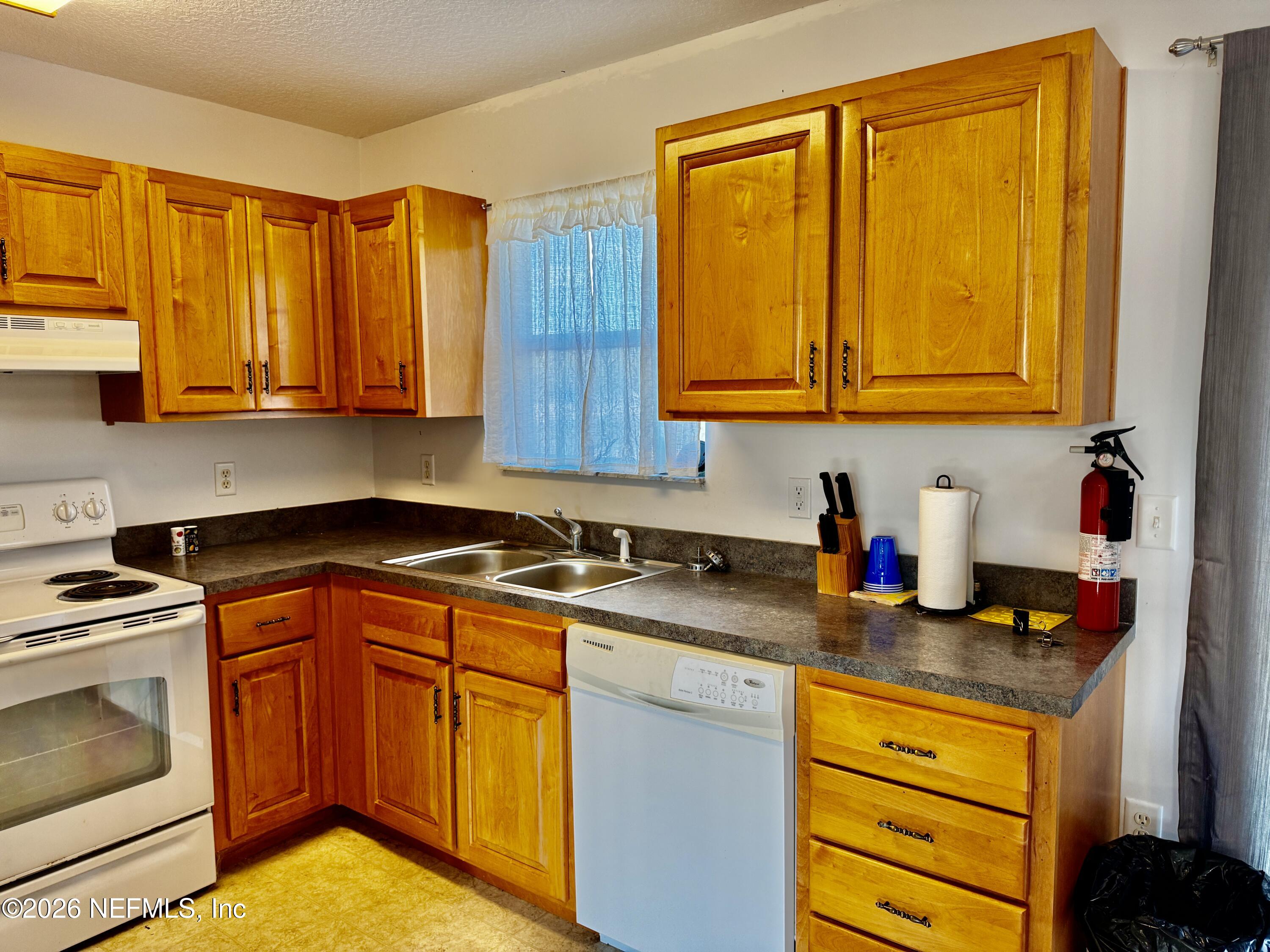 146 Tyler Avenue Interlachen, FL 32148 - Photo 10 of 19 146 Tyler Av, Interlachen, Florida