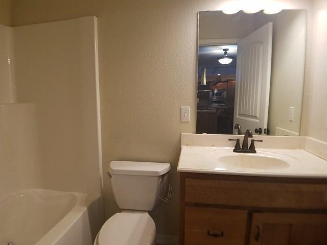 667 Low Gap Road Sparta, TN 38583 - Photo 18 of 34 Main Level Bathroom