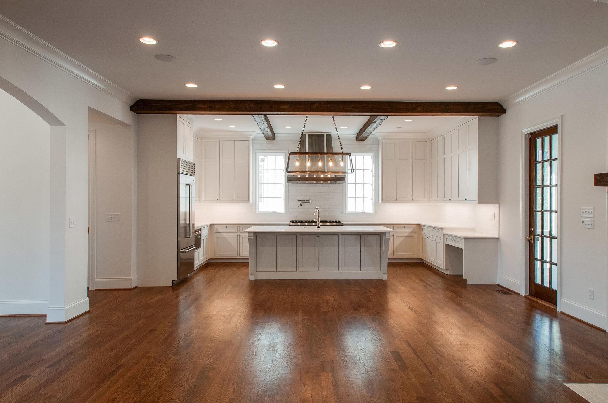 154 B Cheek Road Nashville, TN 37205 - Photo 7 of 28 Gallery Image 7
