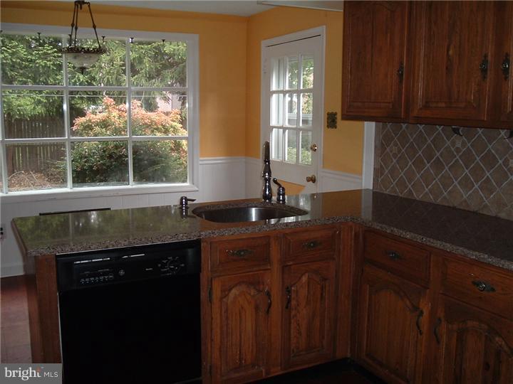 149 Rose Lane Springfield, PA 19064 - Photo 6 of 11