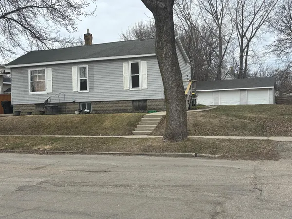 $129,900 | 611 4th Street Southwest, Willmar, MN 56201