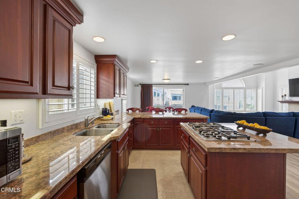 264 Hollywood Boulevard Oxnard, CA 93035 - Photo 27 of 57