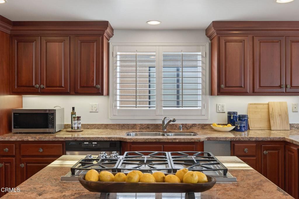 264 Hollywood Boulevard Oxnard, CA 93035 - Photo 29 of 57