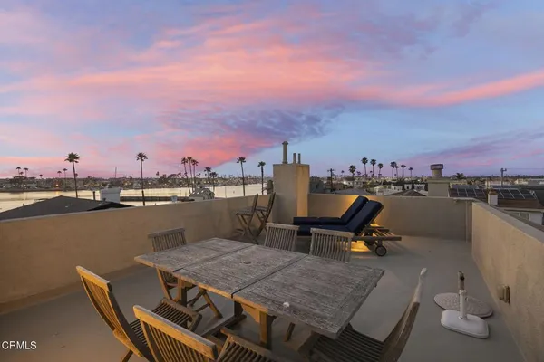 $1,899,000 | 264 Hollywood Boulevard, Oxnard, CA 93035