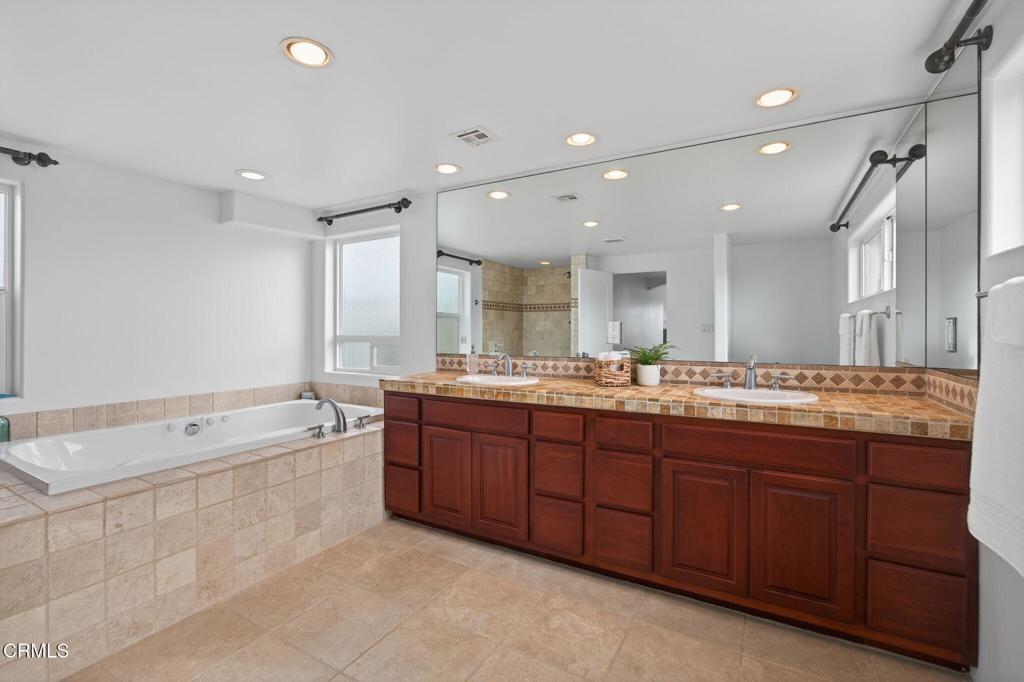 264 Hollywood Boulevard Oxnard, CA 93035 - Photo 36 of 57