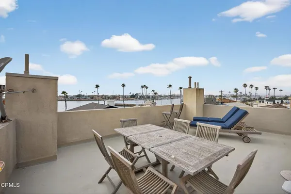 $1,899,000 | 264 Hollywood Boulevard, Oxnard, CA 93035