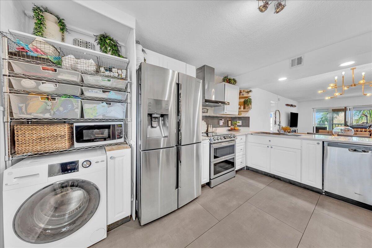 1523 East Hillsboro Boulevard, Unit 531 Deerfield Beach, FL 33441 - Photo 13 of 71 10-306A4534-Edit