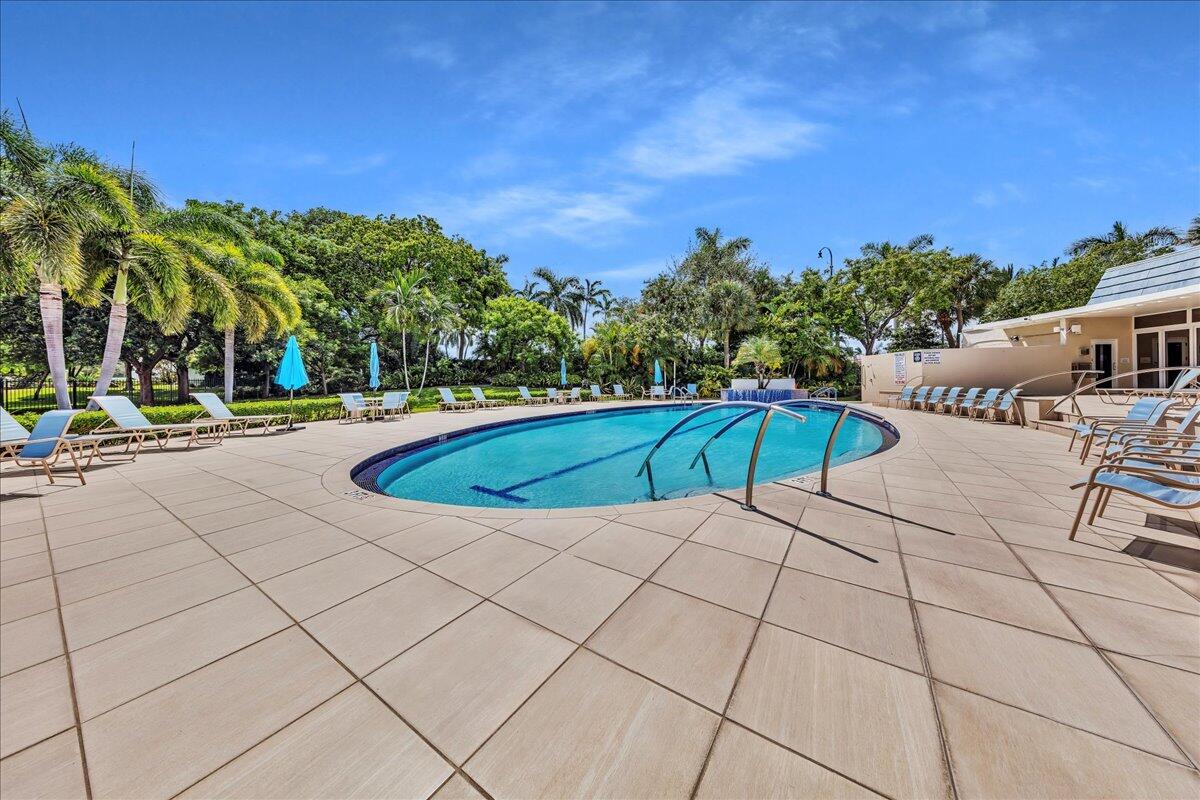 1523 East Hillsboro Boulevard, Unit 531 Deerfield Beach, FL 33441 - Photo 58 of 71 a view of a terrace with sitting area