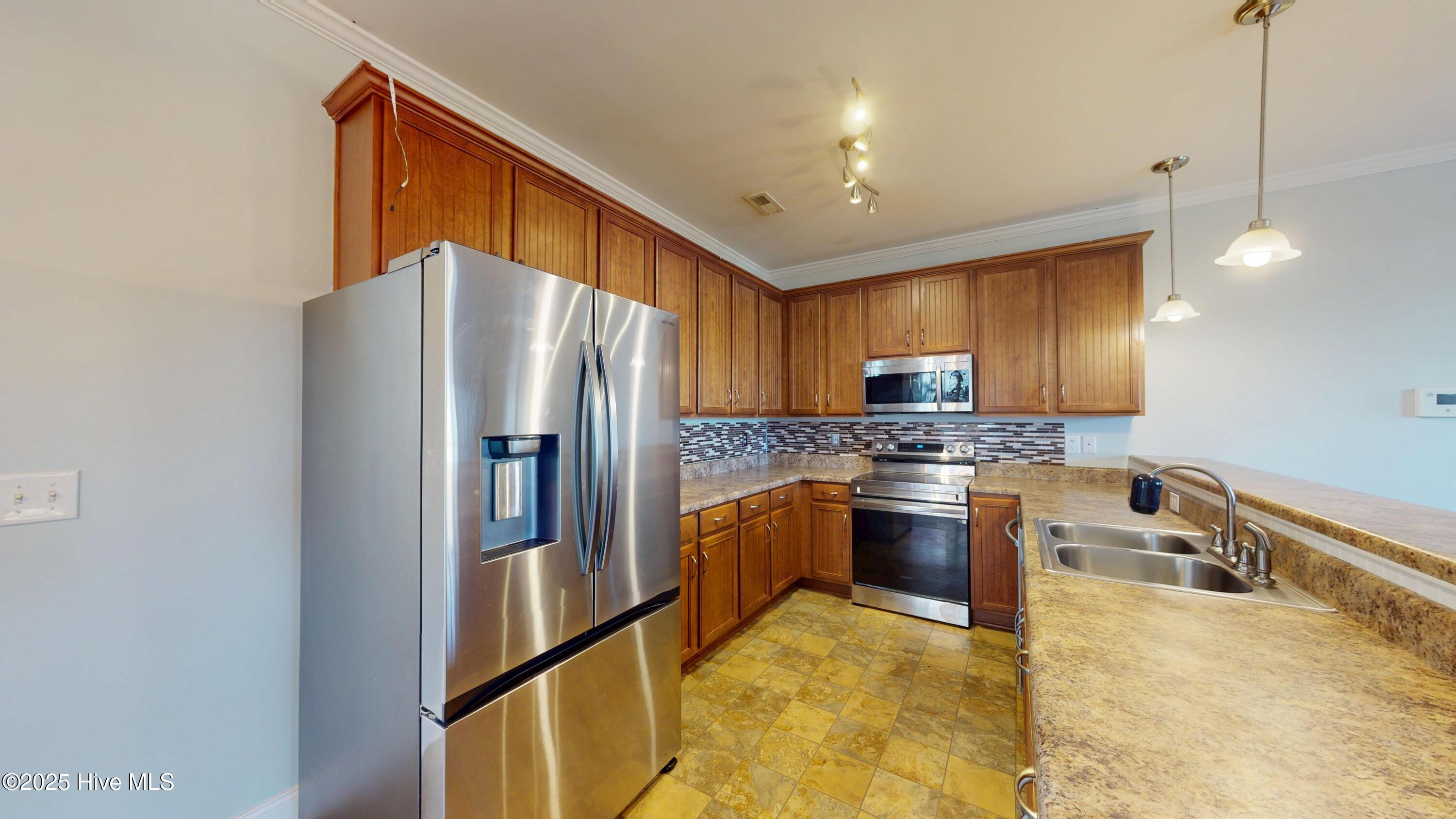 119 Boysenberry Fields Road Maple Hill, NC 28454 - Photo 6 of 21 119-Boysenberry-11142025_173213
