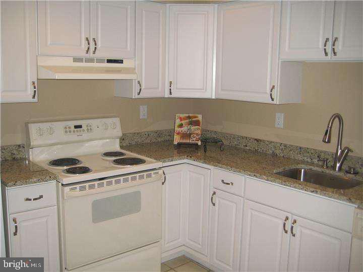 205 Bernard Court Chesterbrook, PA 19087 - Photo 3 of 32