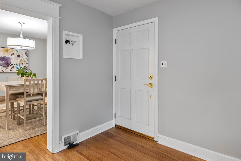 146 Rose Lane Springfield, PA 19064 - Photo 6 of 28 Gallery Image 6