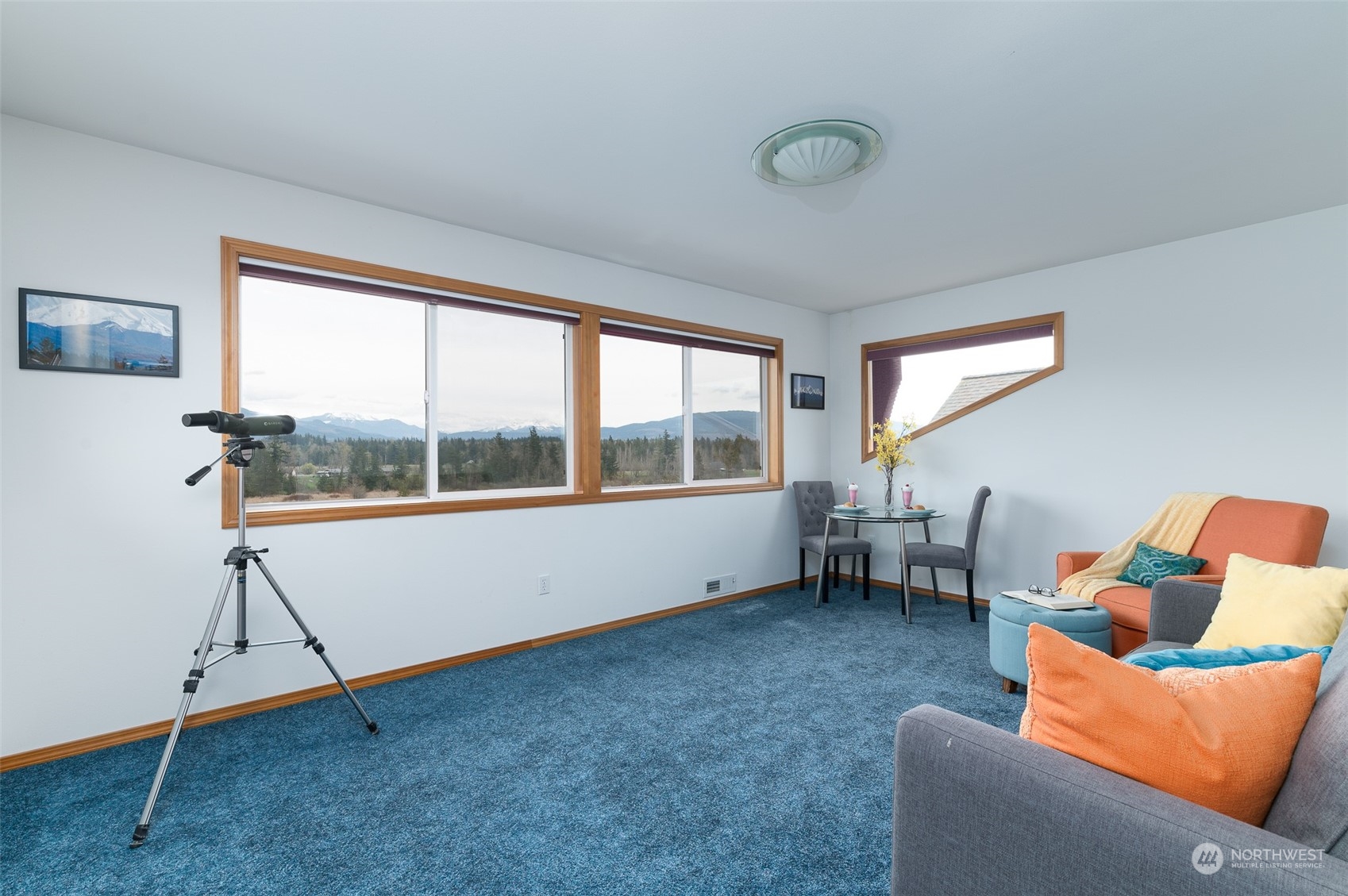2131 Central Road Everson, WA 98247 - Photo 19 of 40 a living room with furniture and a window