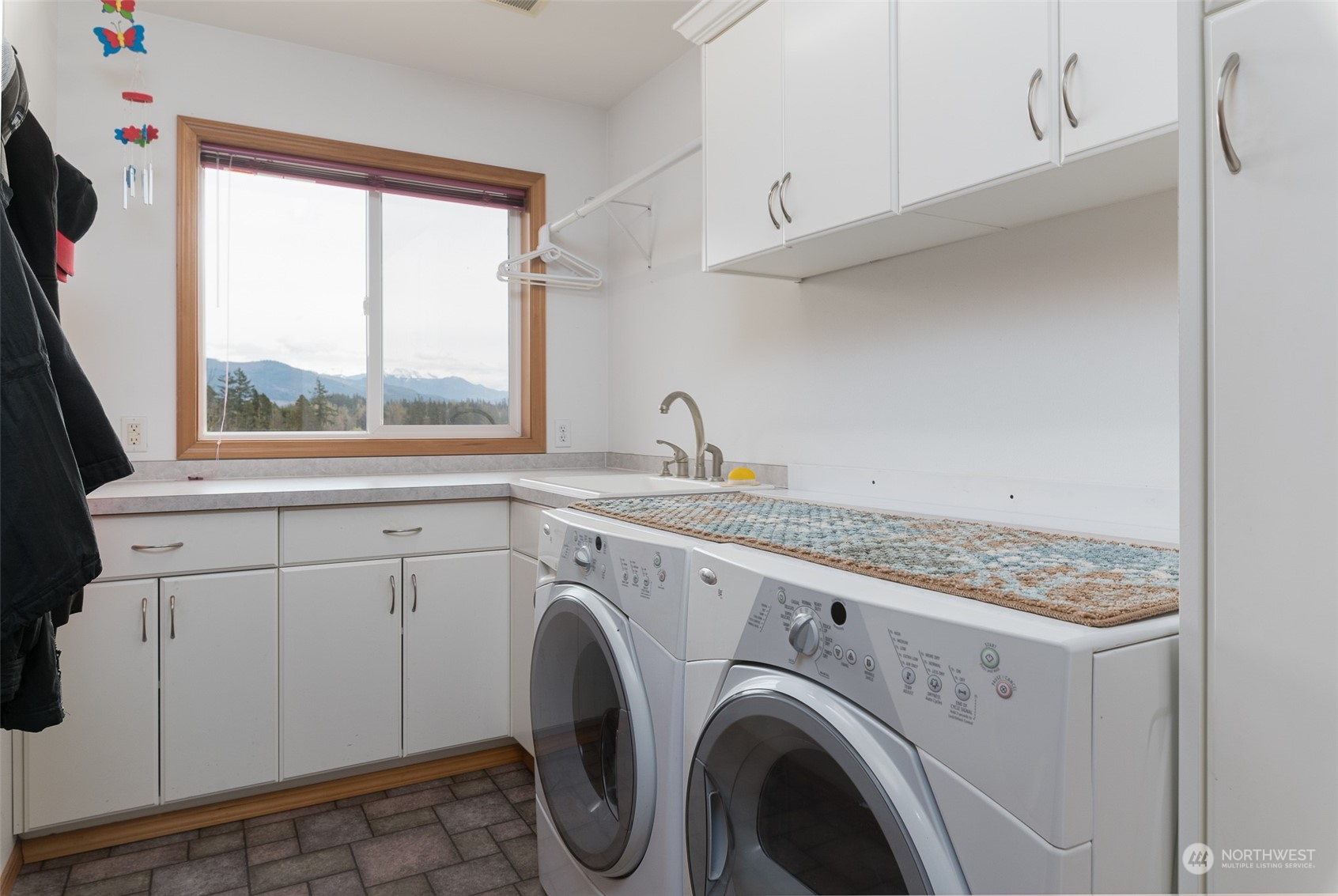 2131 Central Road Everson, WA 98247 - Photo 30 of 40 a utility room with dryer and washer