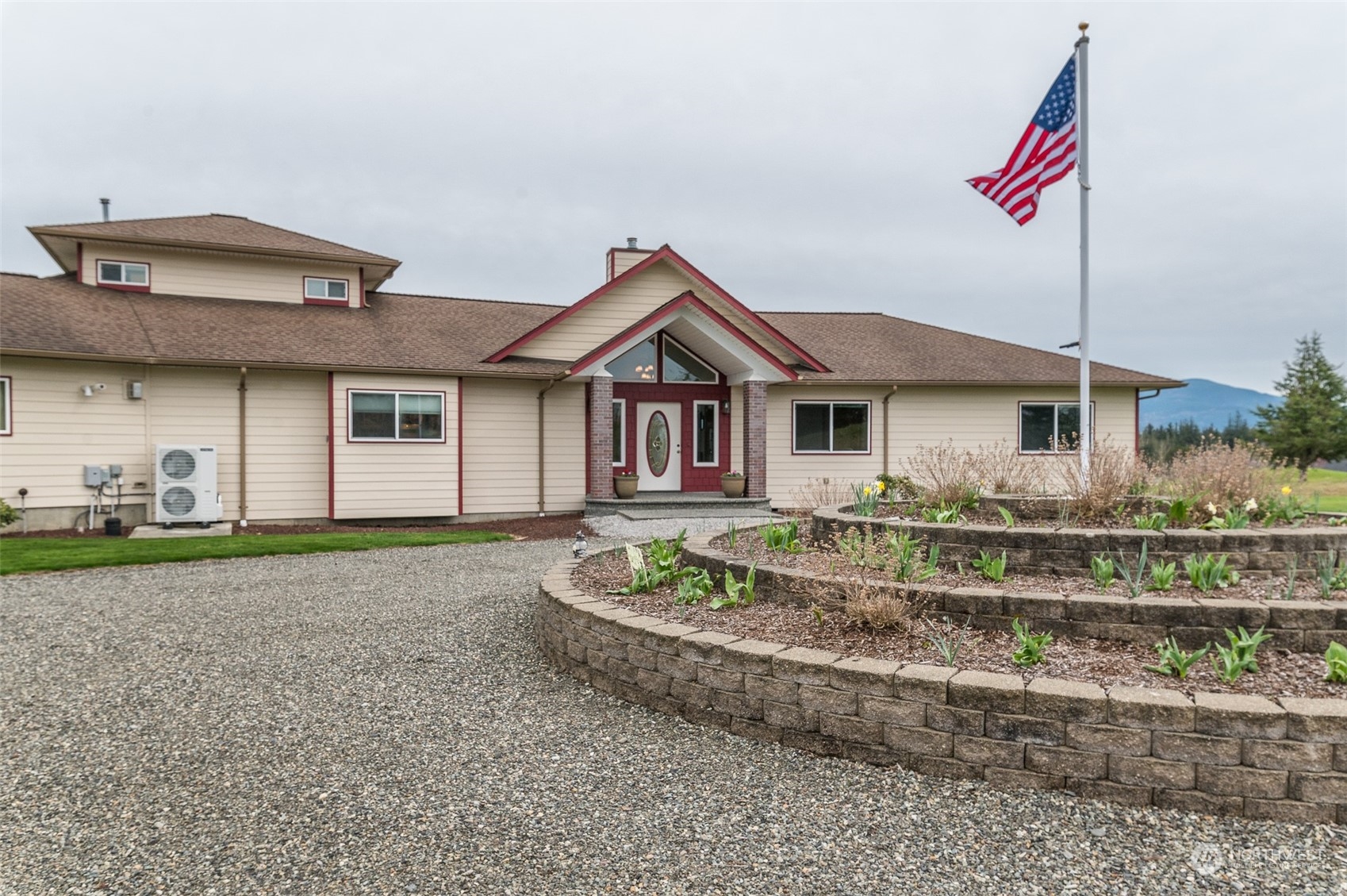 2131 Central Road Everson, WA 98247 - Photo 3 of 40 a front view of a house with a yard