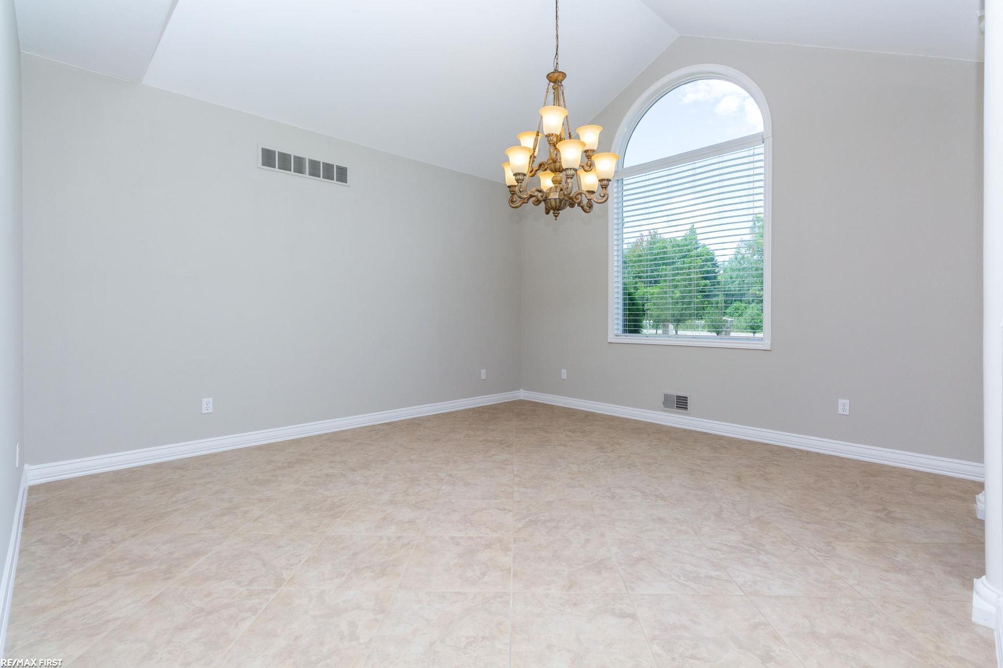 400 East Romeo Road Oakland, MI 48363 - Photo 45 of 85 50186573-f98a84ed-2a31-4e24-8e99-b951b29ae3e1.JPG