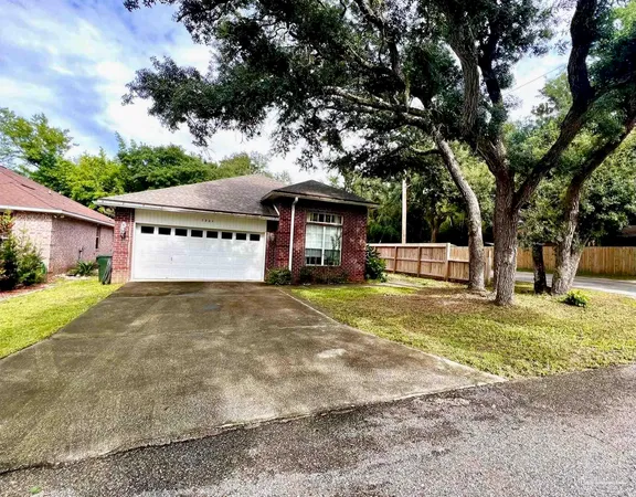 $2,050 | 5884 Grotto Avenue, Pensacola, FL 32507