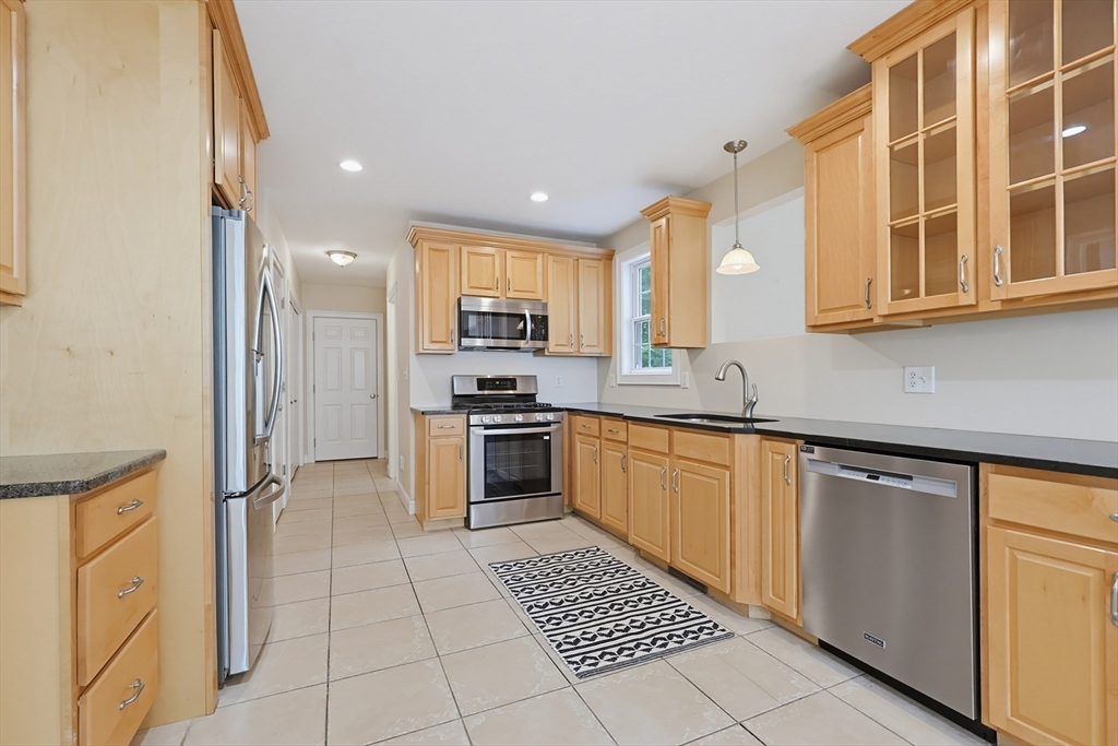 25 Sullivan Way Foxboro, MA 02035 - Photo 19 of 41