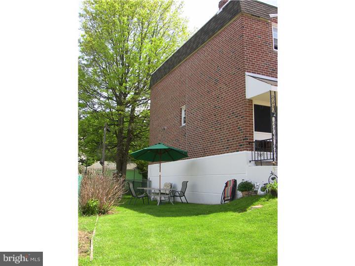 12237 Medford Road Philadelphia, PA 19154 - Photo 2 of 19 Exterior Side