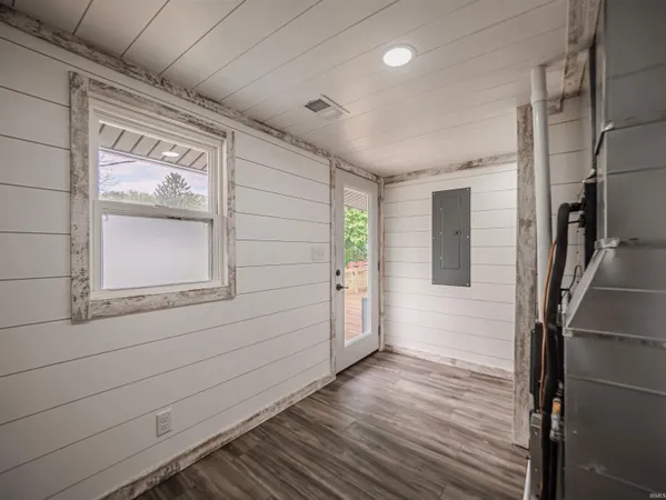 $289,900 | 5233 Highway 261, Newburgh, IN 47630