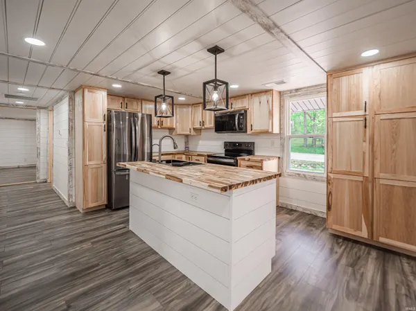 $289,900 | 5233 Highway 261, Newburgh, IN 47630