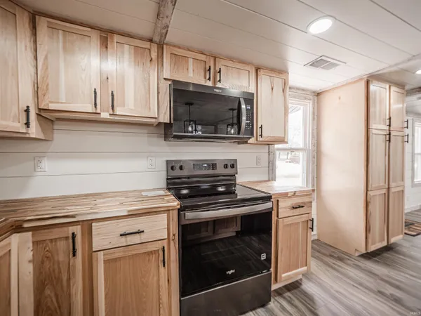 $289,900 | 5233 Highway 261, Newburgh, IN 47630