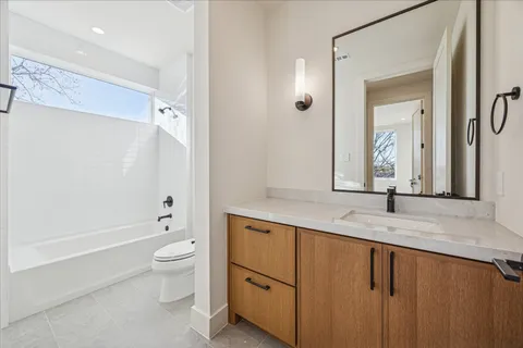 $1,395,000 | 107 East 24th Street, Houston, TX 77008