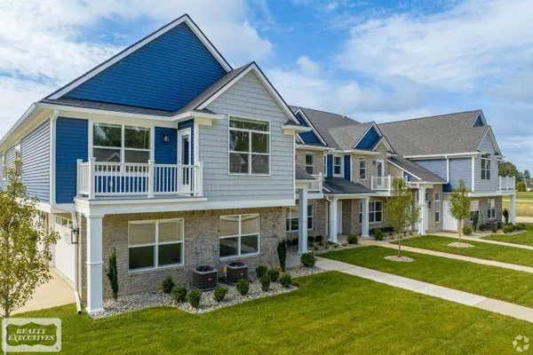 $299,999 | 32968 Antrim Drive, New Baltimore, MI 48047