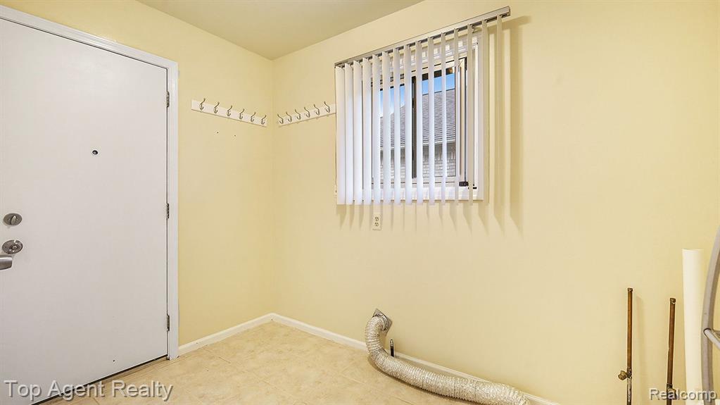 46171 Butte Drive Macomb, MI 48044 - Photo 27 of 37