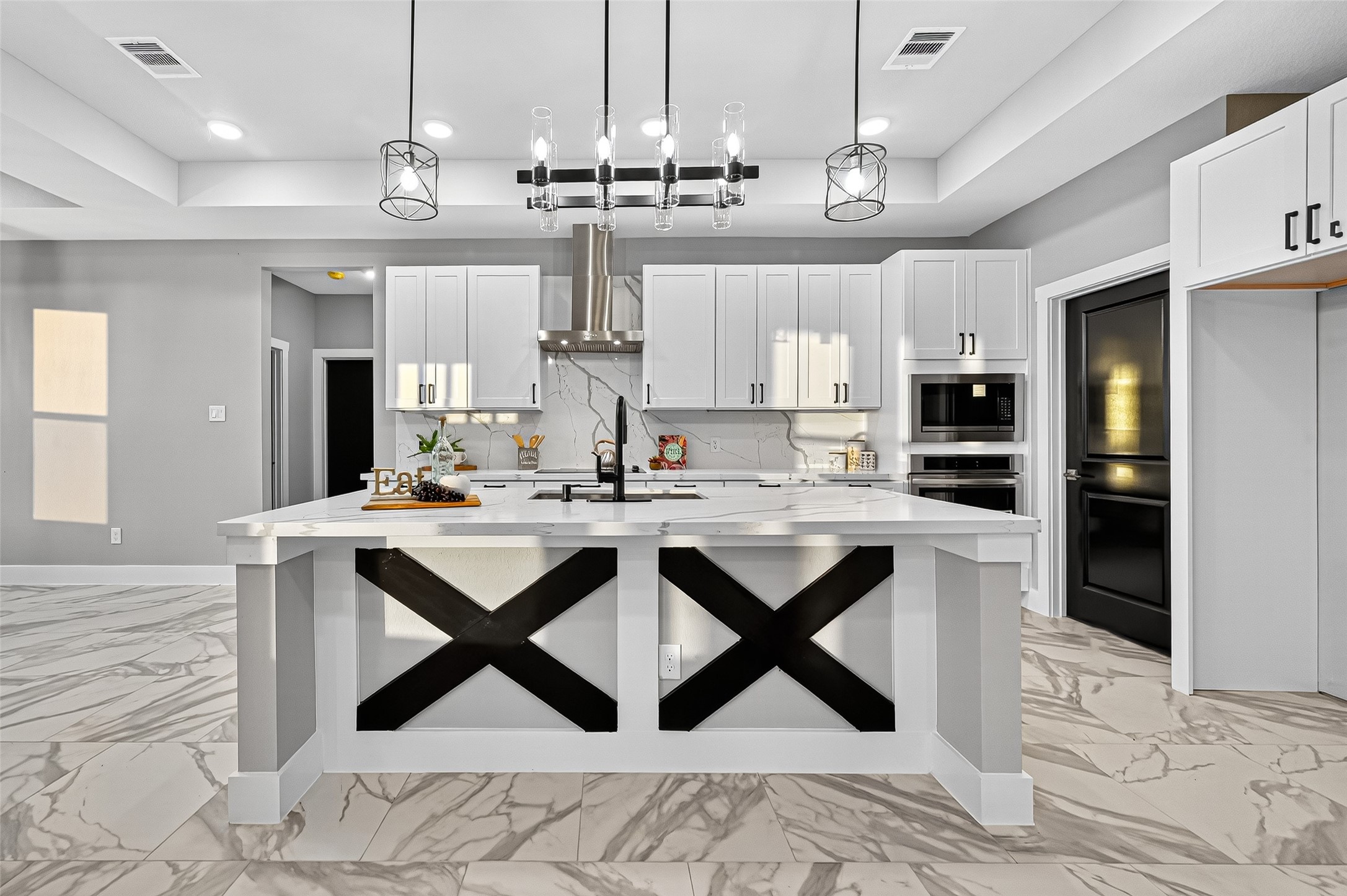 661 Angus Trail Angleton, TX 77515 - Photo 5 of 26