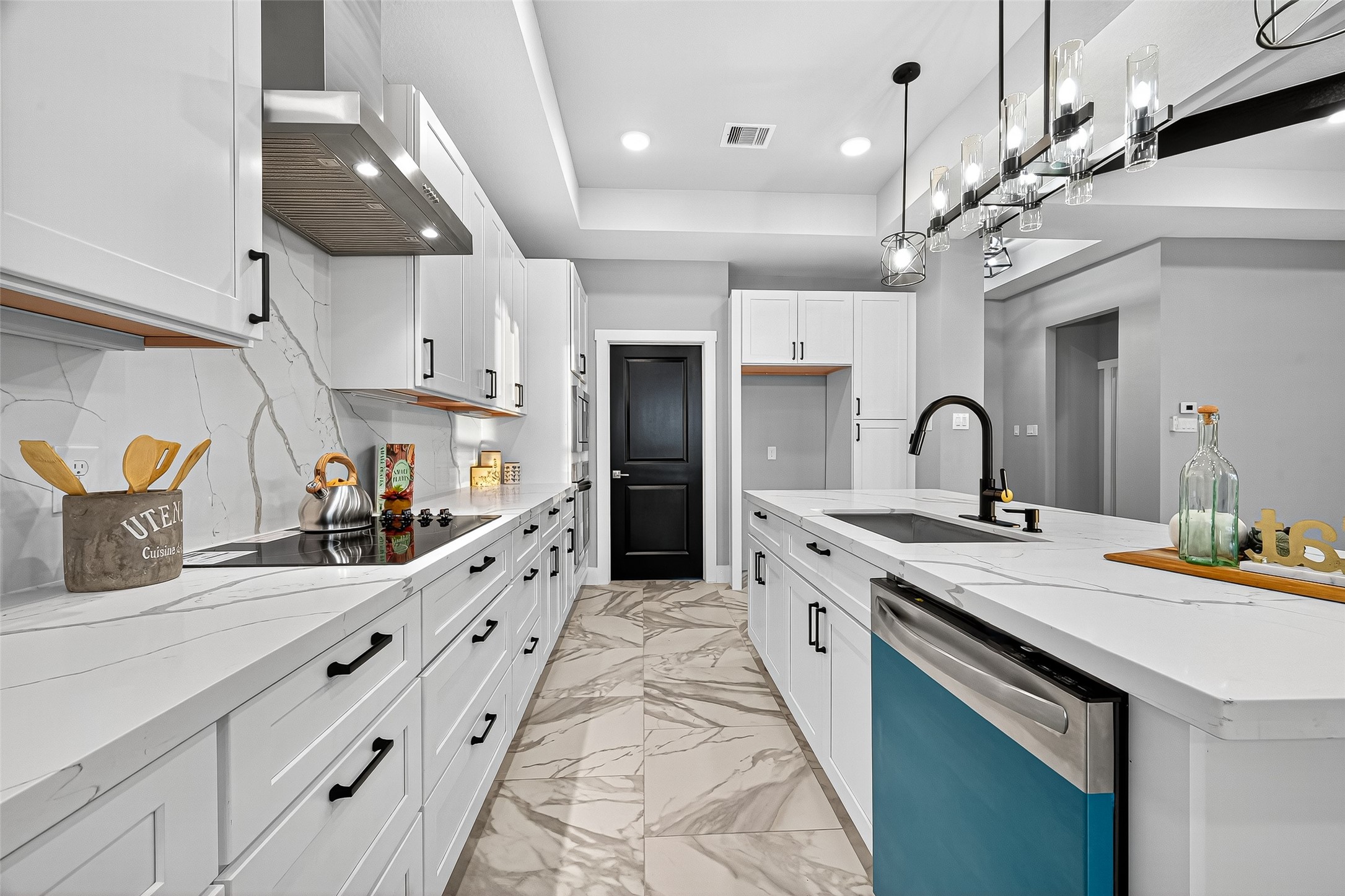 661 Angus Trail Angleton, TX 77515 - Photo 9 of 26