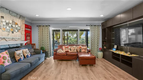 a house view with a outdoor space