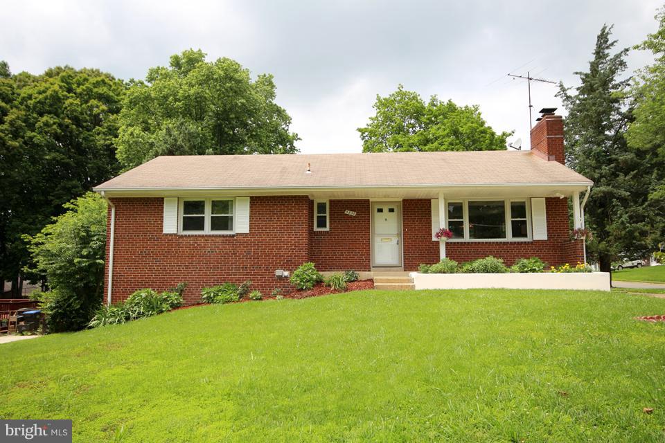 5950 Kedron Street Springfield, VA 22150 - Photo 2 of 30 Exterior (Front)