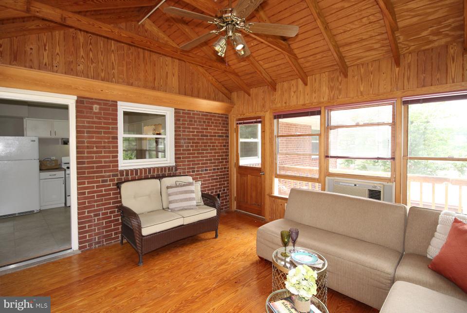 5950 Kedron Street Springfield, VA 22150 - Photo 11 of 30 Interior (General)