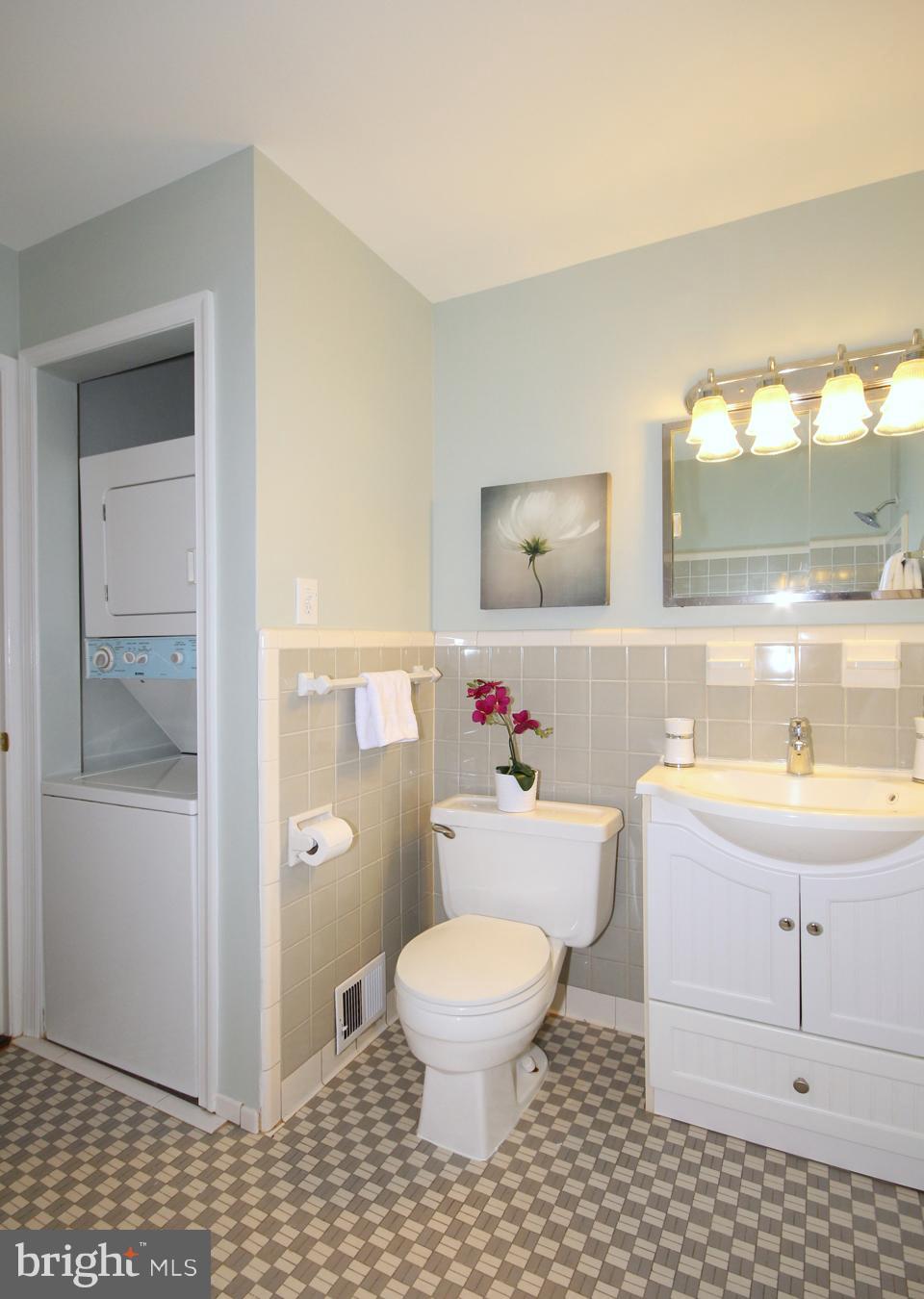 5950 Kedron Street Springfield, VA 22150 - Photo 19 of 30 Bath