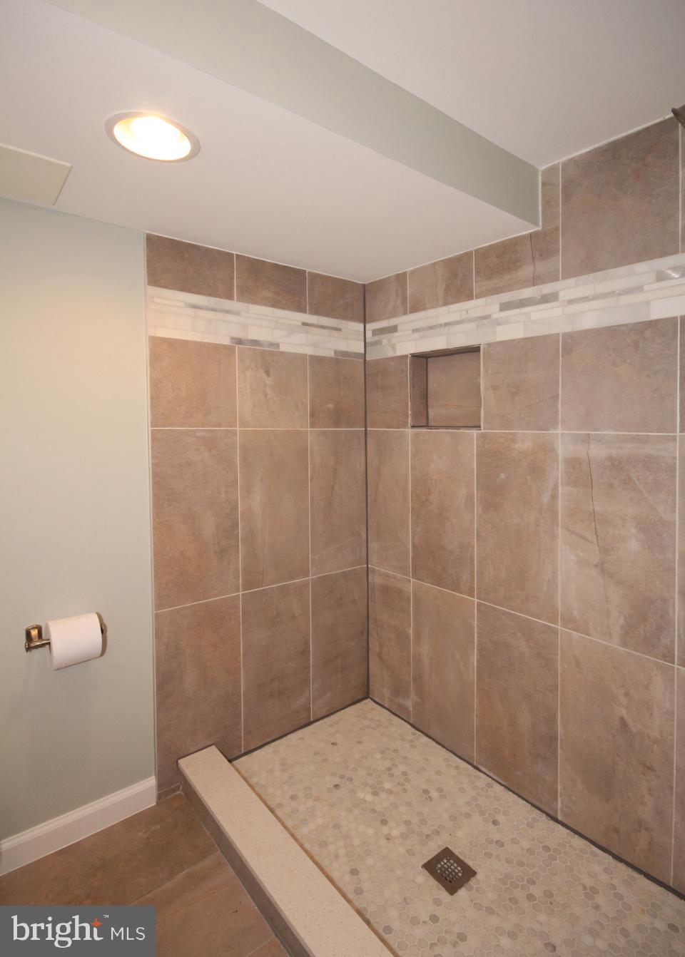 5950 Kedron Street Springfield, VA 22150 - Photo 29 of 30 Bath