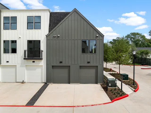 $2,025 | 1941 Sawdust Road, Unit 502, The Woodlands, TX 77380