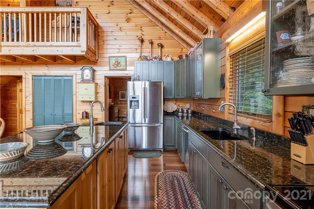 1334 Big Ridge Road Burnsville, NC 28714 - Photo 8 of 39 Gallery Image 8