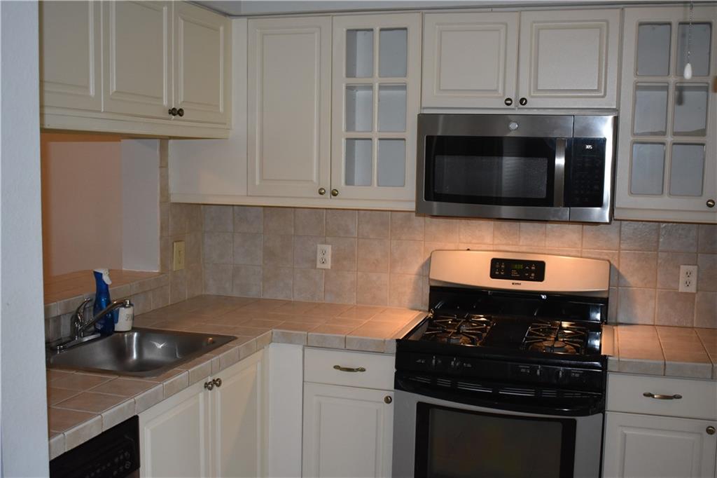 7890 Dixie Beach Circle Tamarac, FL 33321 - Photo 3 of 19