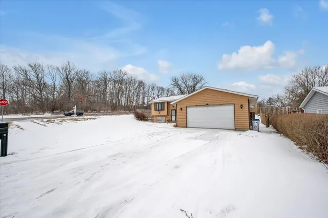 $320,000 | 3 Sheehan Drive, Lake Villa, IL 60046